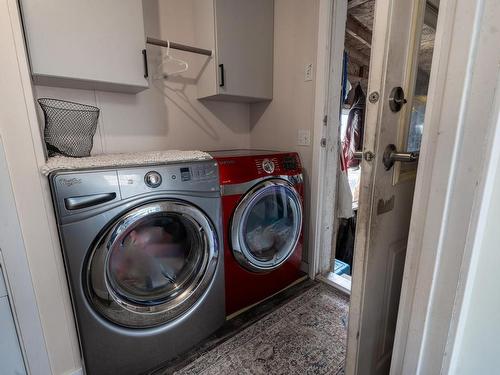 6808 Ashcroft Road, Kamloops, BC - Indoor Photo Showing Laundry Room