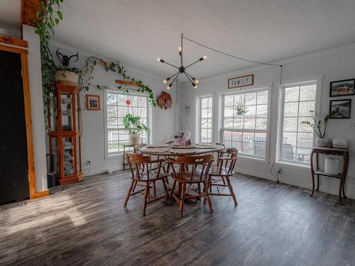 6808 Ashcroft Road, Kamloops, BC - Indoor Photo Showing Dining Room