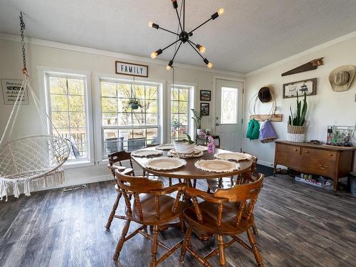 6808 Ashcroft Road, Kamloops, BC - Indoor Photo Showing Dining Room