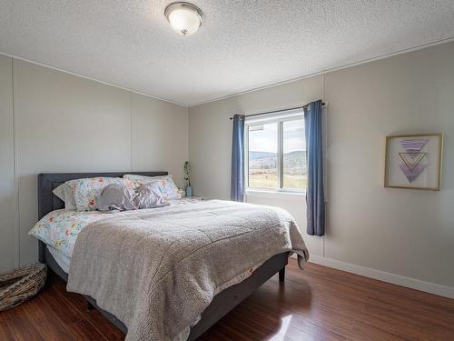 6808 Ashcroft Road, Kamloops, BC - Indoor Photo Showing Bedroom