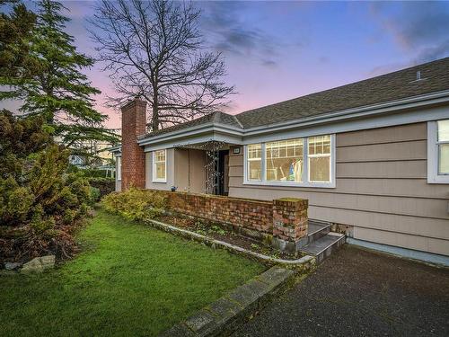 2644 Cadboro Bay Rd, Oak Bay, BC 