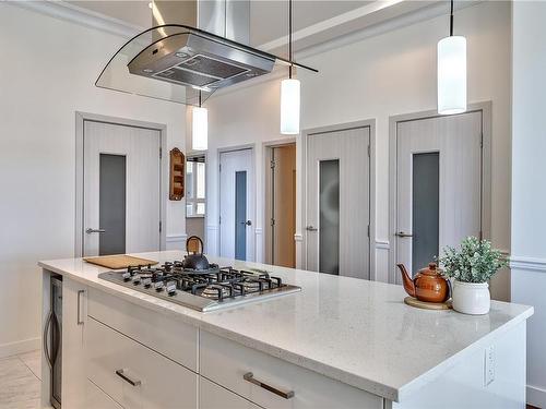 504-10 Chapel St, Nanaimo, BC - Indoor Photo Showing Kitchen