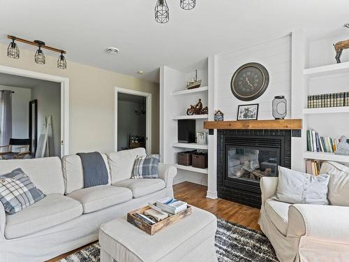 Salon - 220 Rue De La Vallée-Du-Golf, Sainte-Adèle, QC - Indoor Photo Showing Living Room With Fireplace