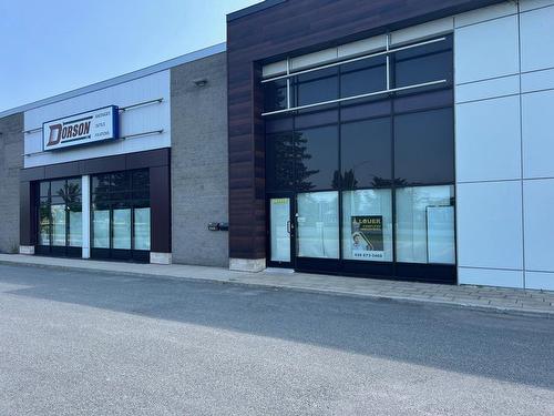 Exterior entrance - 220-3500 Boul. Matte, Brossard, QC - Outdoor