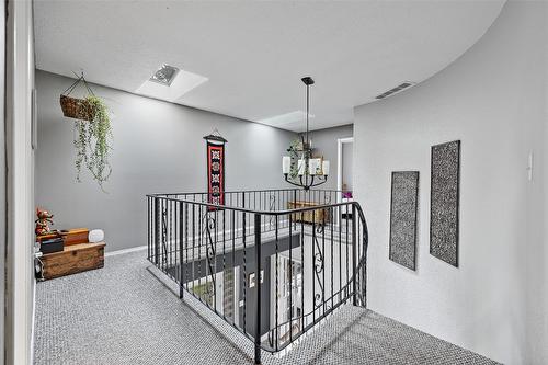 1996 Tomat Avenue, Kelowna, BC - Indoor Photo Showing Other Room