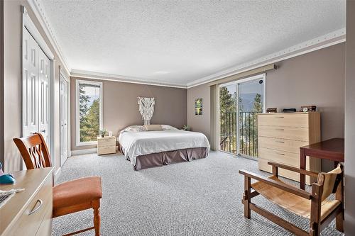 1996 Tomat Avenue, Kelowna, BC - Indoor Photo Showing Bedroom