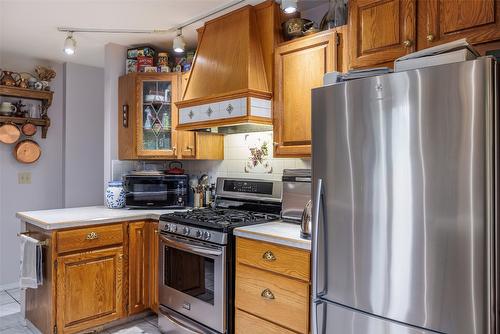 9210 Mountview Road, Lake Country, BC - Indoor Photo Showing Kitchen