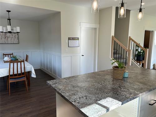 7050 53 Street, Salmon Arm, BC - Indoor Photo Showing Dining Room