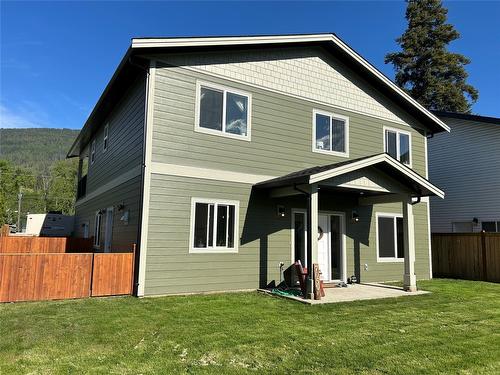 7050 53 Street, Salmon Arm, BC - Outdoor