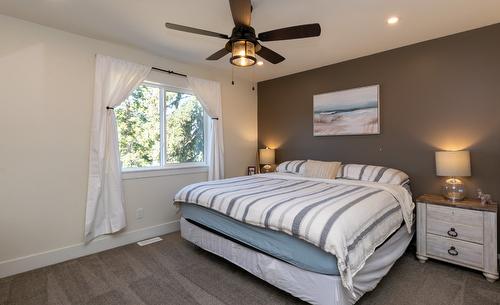 7050 53 Street, Salmon Arm, BC - Indoor Photo Showing Bedroom