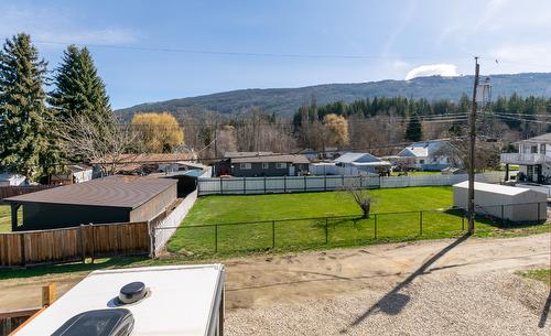 7050 53 Street, Salmon Arm, BC - Outdoor