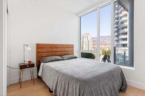 708-1191 Sunset Drive, Kelowna, BC - Indoor Photo Showing Bedroom