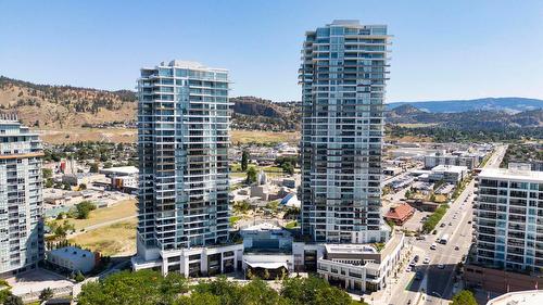 708-1191 Sunset Drive, Kelowna, BC - Outdoor With Facade