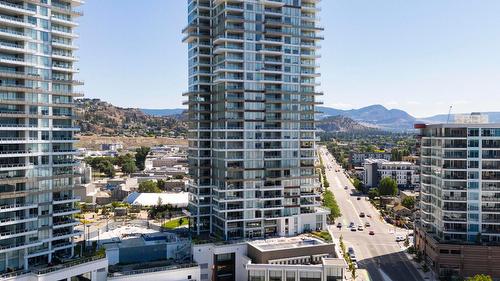 708-1191 Sunset Drive, Kelowna, BC - Outdoor With Facade