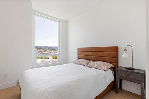 708-1191 Sunset Drive, Kelowna, BC - Indoor Photo Showing Bedroom