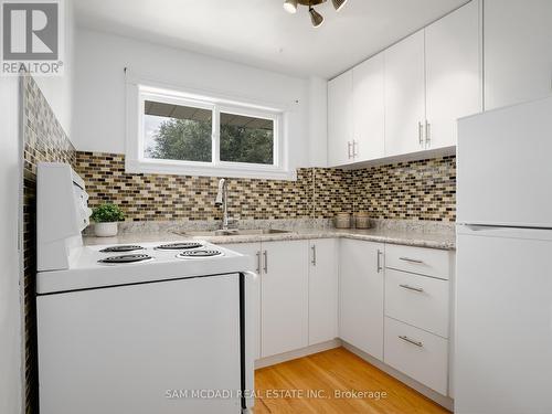 22 De Marco Boulevard, Toronto (Rustic), ON - Indoor Photo Showing Kitchen