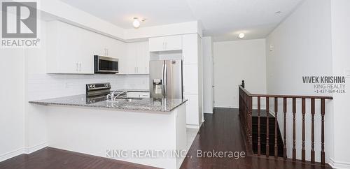 17 - 78 Preston Meadow Avenue, Mississauga (Hurontario), ON - Indoor Photo Showing Kitchen