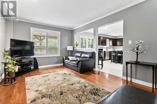 4 Mcivor Street, Whitby (Rolling Acres), ON - Indoor Photo Showing Living Room