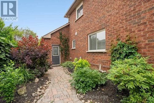 4 Mcivor Street, Whitby (Rolling Acres), ON - Outdoor