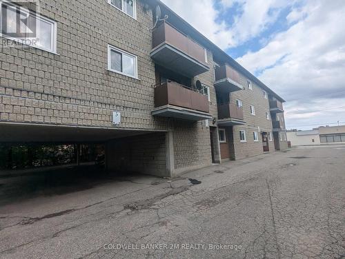 102 - 350 Malaga Road, Oshawa (Stevenson), ON - Outdoor