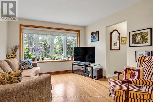 147 Greenhill Drive, Peterborough (Monaghan), ON - Indoor Photo Showing Living Room