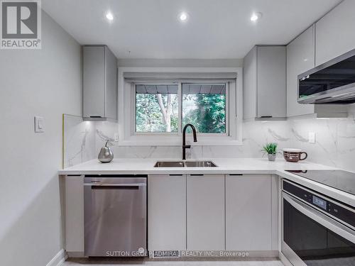 23 Quincy Crescent, Toronto (Henry Farm), ON - Indoor Photo Showing Kitchen With Double Sink With Upgraded Kitchen