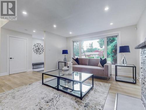 23 Quincy Crescent, Toronto (Henry Farm), ON - Indoor Photo Showing Living Room