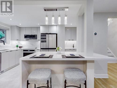 23 Quincy Crescent, Toronto (Henry Farm), ON - Indoor Photo Showing Kitchen With Upgraded Kitchen