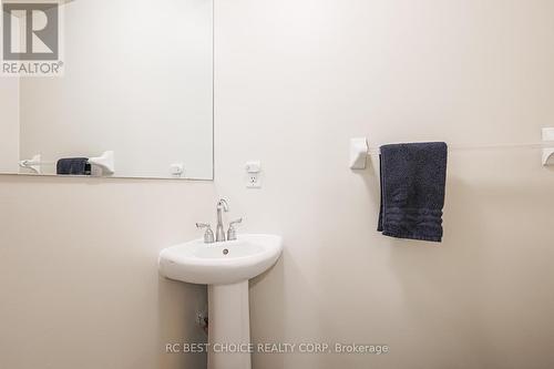 276 - 3 Everson Drive, Toronto (Willowdale East), ON - Indoor Photo Showing Bathroom