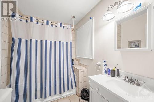 1860 Grey'S Creek Road, Greely, ON - Indoor Photo Showing Bathroom