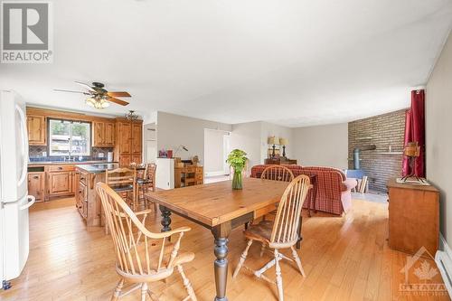 1860 Grey'S Creek Road, Greely, ON - Indoor Photo Showing Dining Room