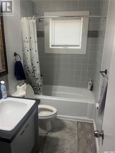 653 Donald Street, Esterhazy, SK - Indoor Photo Showing Bathroom