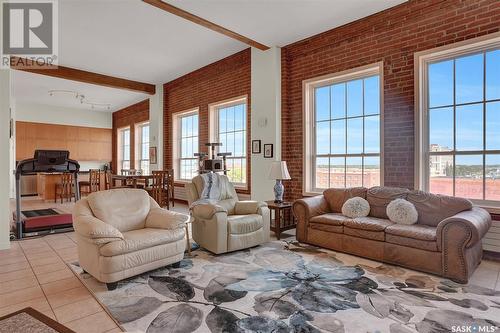 510 1275 Broad Street, Regina, SK - Indoor Photo Showing Living Room