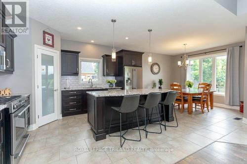 5260 Marion Street, Thames Centre (Dorchester), ON - Indoor Photo Showing Kitchen With Upgraded Kitchen