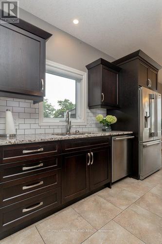 5260 Marion Street, Thames Centre (Dorchester), ON - Indoor Photo Showing Kitchen