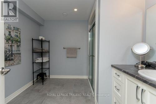 5260 Marion Street, Thames Centre (Dorchester), ON - Indoor Photo Showing Bathroom