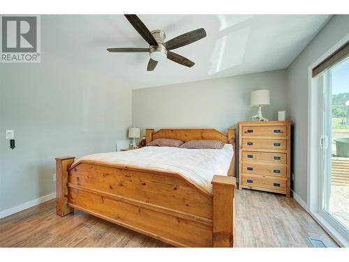 6400 Spencer Road Unit# 34, Kelowna, BC - Indoor Photo Showing Bedroom