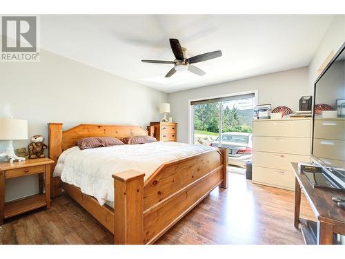 6400 Spencer Road Unit# 34, Kelowna, BC - Indoor Photo Showing Bedroom