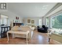 6400 Spencer Road Unit# 34, Kelowna, BC  - Indoor Photo Showing Living Room 