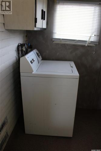 428 3Rd Street W, Shaunavon, SK - Indoor Photo Showing Laundry Room