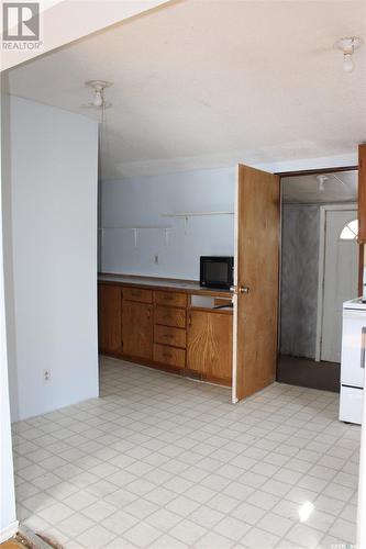 428 3Rd Street W, Shaunavon, SK - Indoor