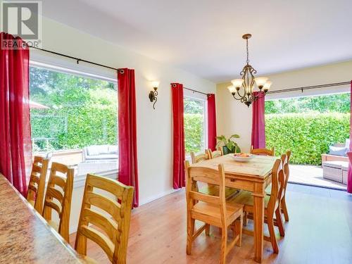 9098 Stager Road, Powell River, BC - Indoor Photo Showing Dining Room