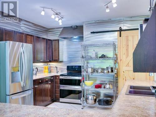 9098 Stager Road, Powell River, BC - Indoor Photo Showing Kitchen With Double Sink