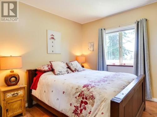 9098 Stager Road, Powell River, BC - Indoor Photo Showing Bedroom