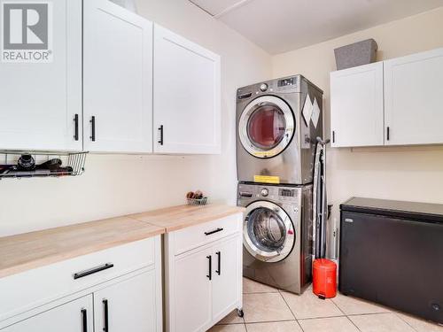 9098 Stager Road, Powell River, BC - Indoor Photo Showing Laundry Room