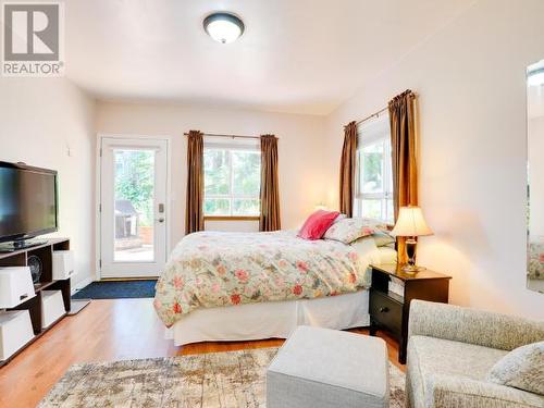 9098 Stager Road, Powell River, BC - Indoor Photo Showing Bedroom