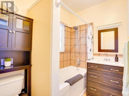 9098 Stager Road, Powell River, BC - Indoor Photo Showing Bathroom