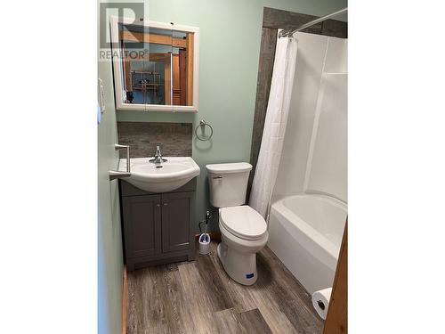 #2280 Shuswap Avenue Lot# B & 12, Lumby, BC - Indoor Photo Showing Bathroom