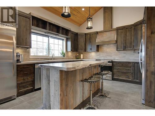 15042 Oyama Road, Lake Country, BC - Indoor Photo Showing Kitchen With Upgraded Kitchen