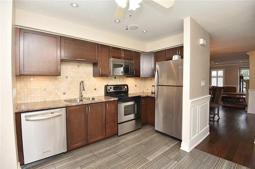 895 Maple Avenue|Unit #634, Burlington, ON - Indoor Photo Showing Kitchen